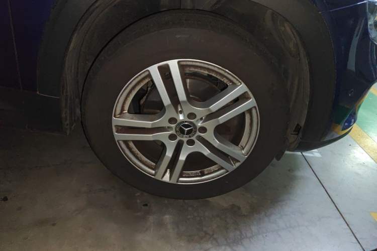 Used Mercedes-Benz GLB 2020 GLB 200 Dynamic Edition Right Front Wheel Hub