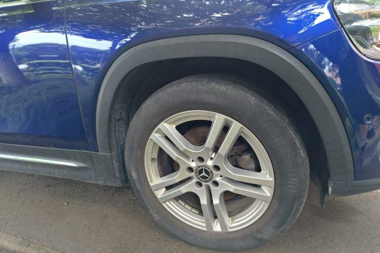 Used Mercedes-Benz GLB 2020 GLB 200 Dynamic Edition Right Front Wheel Hub