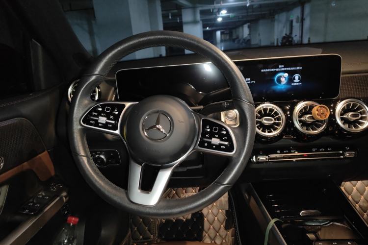 Used Mercedes-Benz GLB 2020 Updated GLB 200 Dynamic Edition Steering Wheel