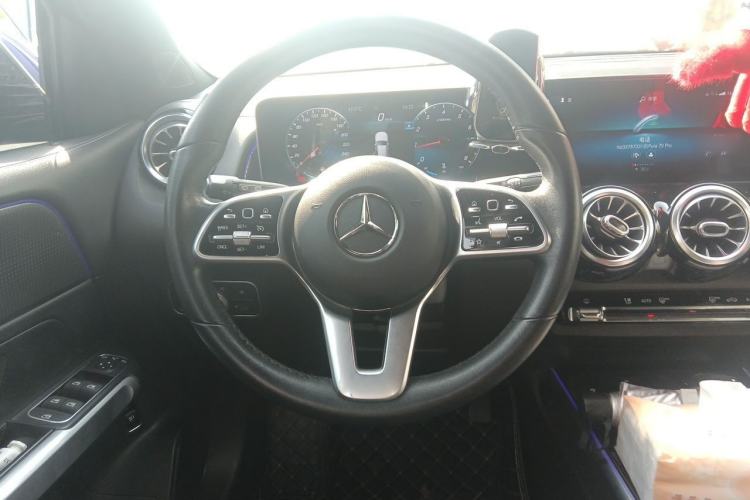 Used Mercedes-Benz GLB 2020 Updated GLB 200 Dynamic Edition Steering Wheel