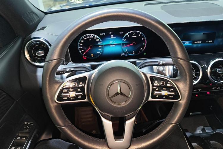 Used Mercedes-Benz GLB 2020 GLB 200 Dynamic Edition Steering Wheel