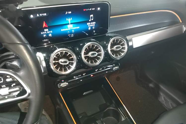 Used Mercedes-Benz GLB 2020 GLB 200 Stylish Edition Audio And AC Panel