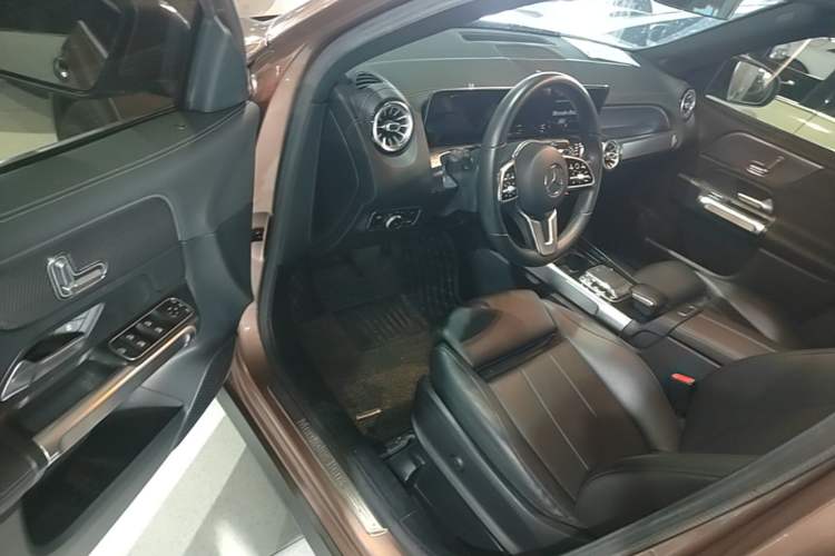 Used Mercedes-Benz GLB 2020 GLB 200 Stylish Edition Driver Seat
