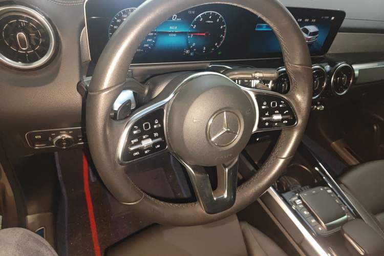 Used Mercedes-Benz GLB 2020 GLB 180 Fashion Model Steering Wheel