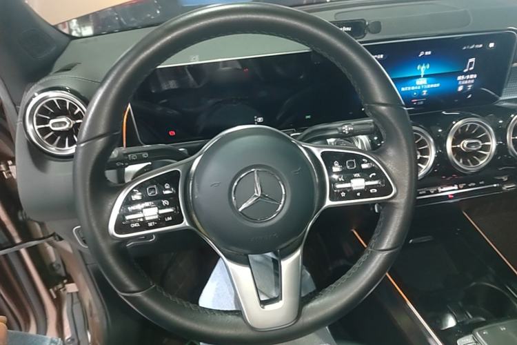 Used Mercedes-Benz GLB 2020 GLB 200 Stylish Edition Steering Wheel