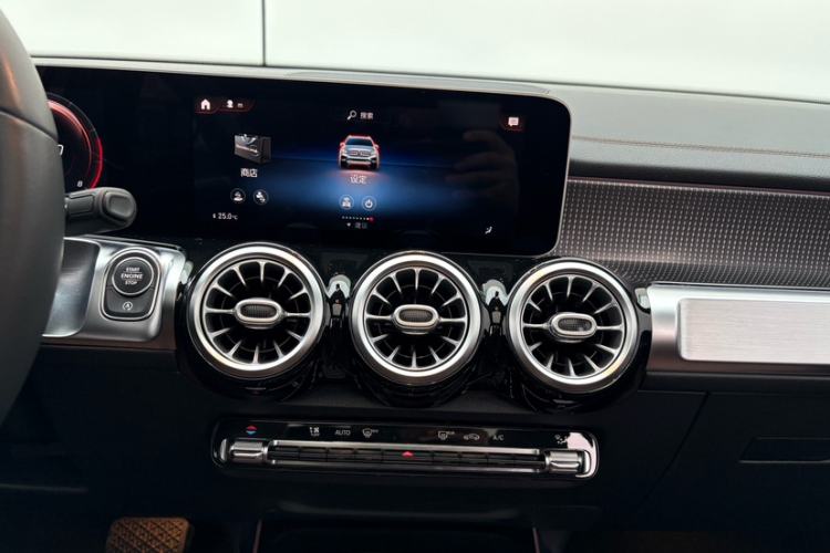 Used Mercedes-Benz GLB 2020 Updated GLB 200 Dynamic Edition Audio And AC Panel