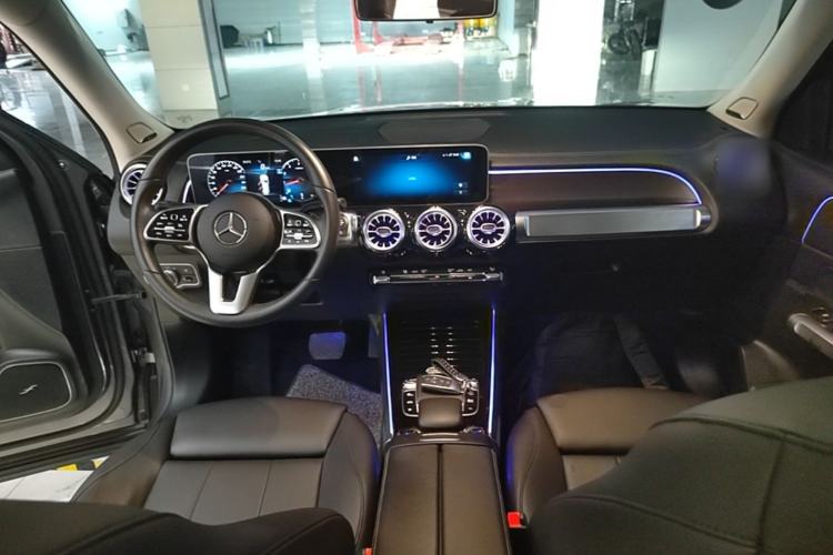Used Mercedes-Benz GLB 2020 GLB 200 Dynamic Edition Center Console