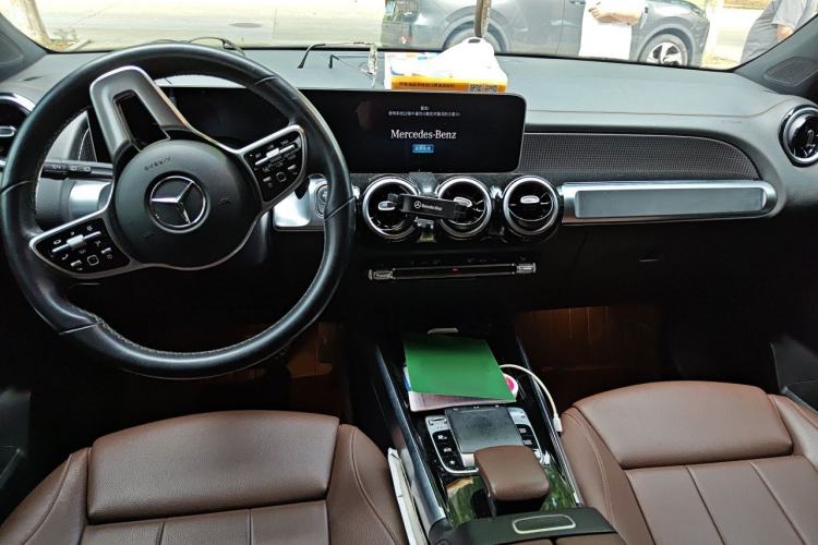 Used Mercedes-Benz GLB 2020 GLB 200 Dynamic Edition Center Console