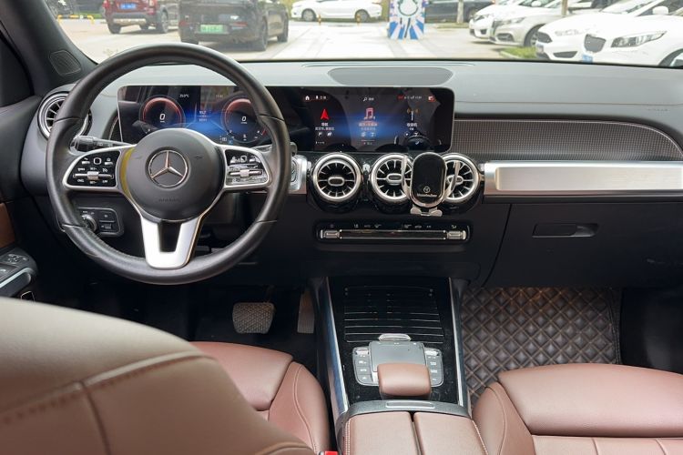 Used Mercedes-Benz GLB 2020 Facelift GLB 200 Fashion Edition Center Console