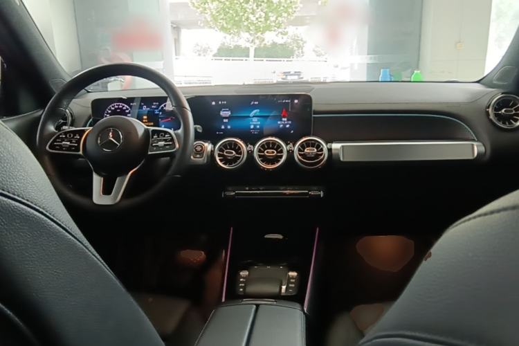 Used Mercedes-Benz GLB 2020 Updated GLB 200 Dynamic Edition Center Console