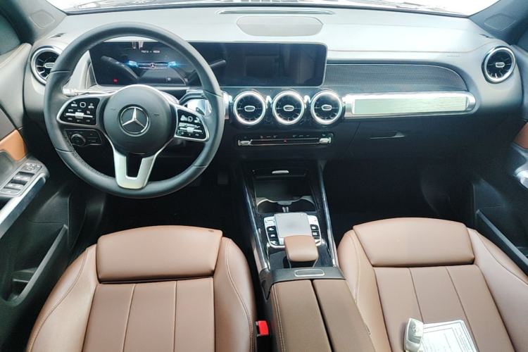 Used Mercedes-Benz GLB 2020 GLB 200 Dynamic Edition Center Console