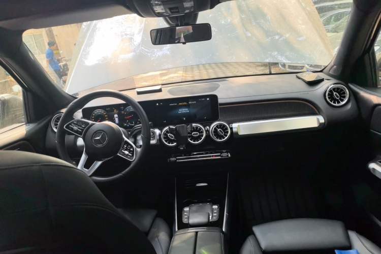 Used Mercedes-Benz GLB 2020 Facelift GLB 200 Fashion Edition Center Console