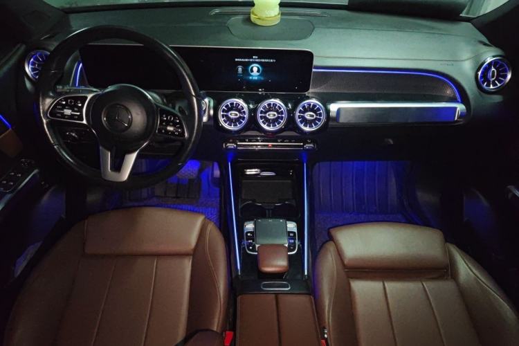 Used Mercedes-Benz GLB 2020 GLB 200 Stylish Edition Center Console