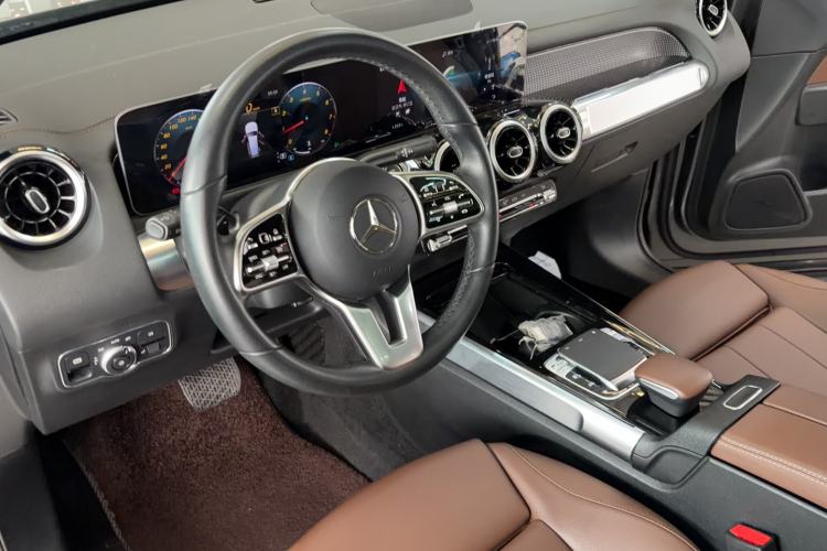 Used Mercedes-Benz GLB 2020 GLB 200 Dynamic Edition Center Console