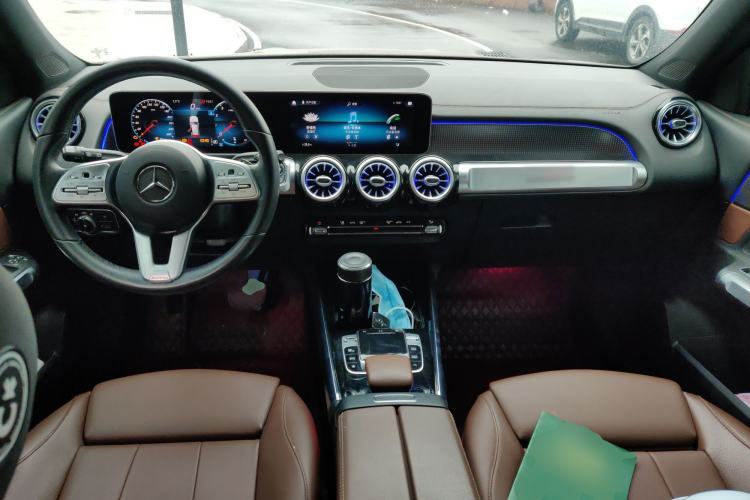 Used Mercedes-Benz GLB 2020 GLB 200 Dynamic Edition Center Console