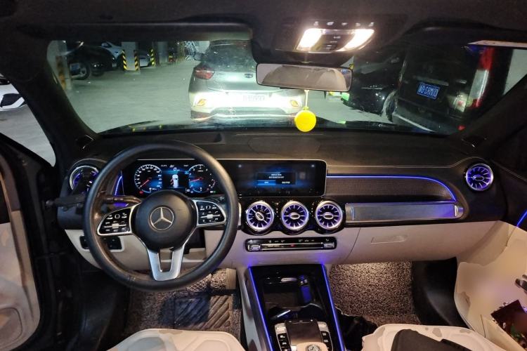 Used Mercedes-Benz GLB 2020 GLB 200 Stylish Edition Center Console