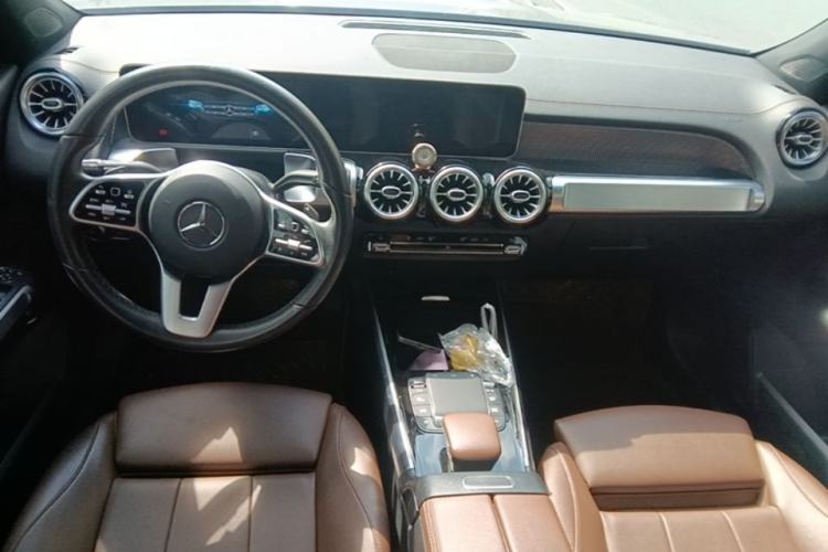 Used Mercedes-Benz GLB 2020 Facelift GLB 200 Fashion Edition Center Console
