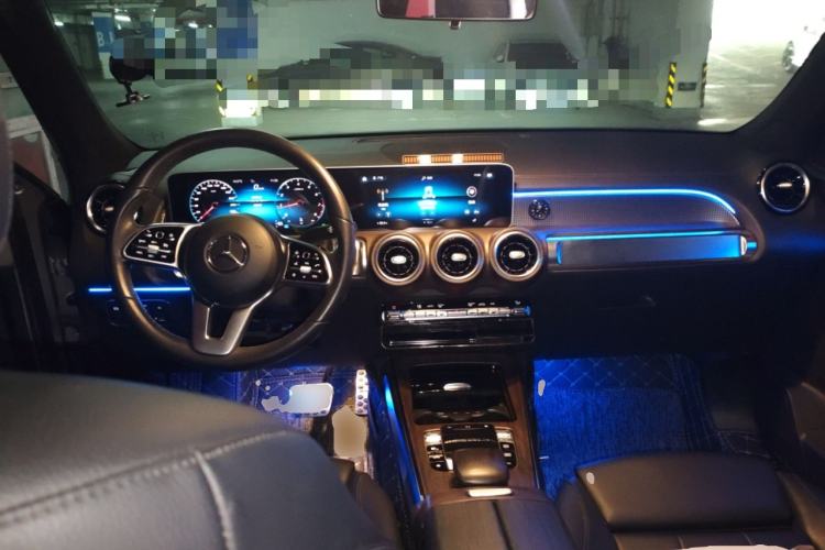 Used Mercedes-Benz GLB 2020 GLB 200 Dynamic Edition Center Console
