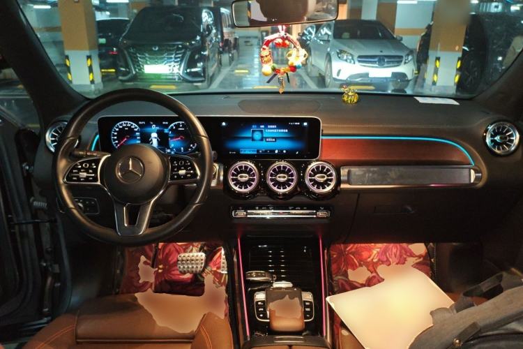 Used Mercedes-Benz GLB 2020 GLB 200 First Edition Special Version Center Console