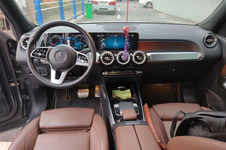 Used Mercedes-Benz GLB 2020 GLB 200 First Edition Special Version Center Console