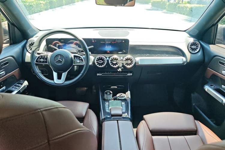 Used Mercedes-Benz GLB 2020 Facelift GLB 200 Fashion Edition Center Console