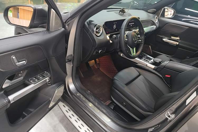 Used Mercedes-Benz GLB 2020 Updated GLB 200 Dynamic Edition Driver Seat