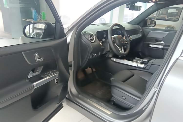 Used Mercedes-Benz GLB 2020 Updated GLB 200 Dynamic Edition Driver Seat