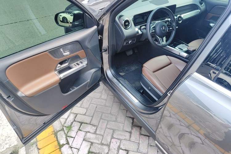 Used Mercedes-Benz GLB 2020 GLB 200 Dynamic Edition Driver Seat