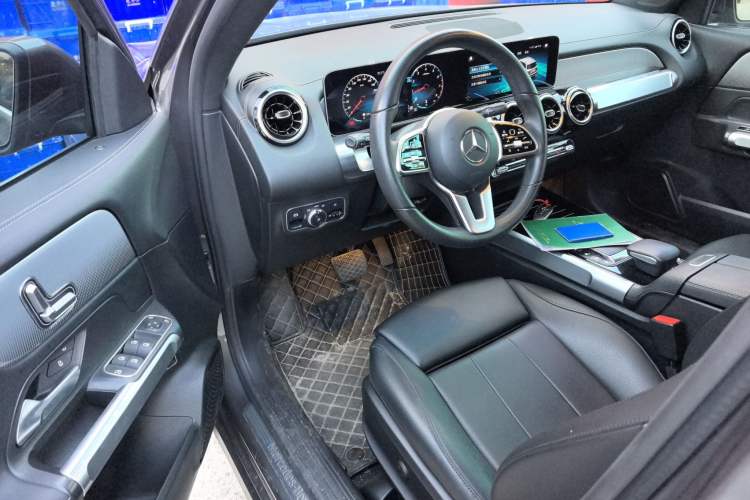 Used Mercedes-Benz GLB 2020 GLB 180 Dynamic Edition Driver Seat