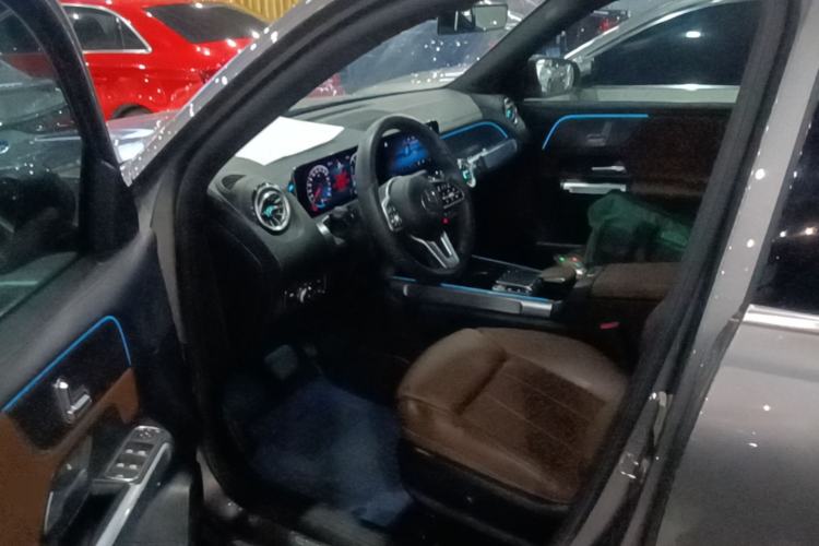 Used Mercedes-Benz GLB 2020 GLB 200 Stylish Edition Driver Seat