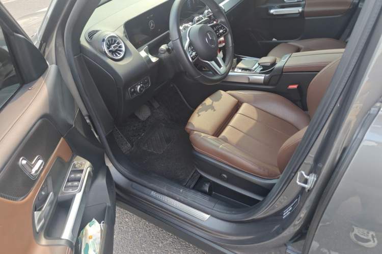 Used Mercedes-Benz GLB 2020 GLB 200 Dynamic Edition Driver Seat