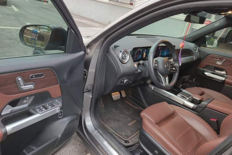 Used Mercedes-Benz GLB 2020 GLB 200 First Edition Special Version Driver Seat