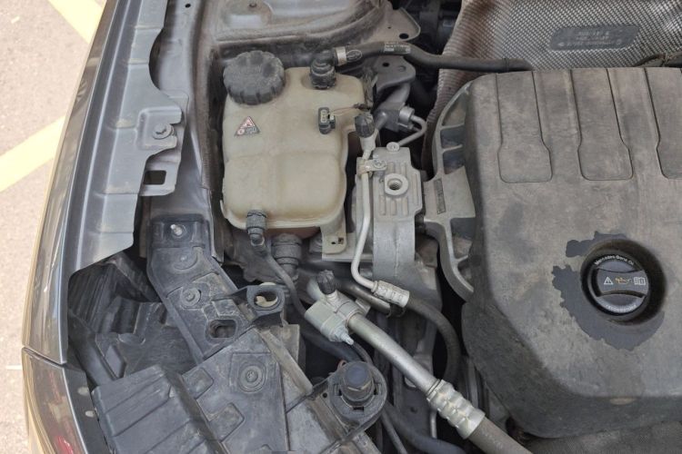 Used Mercedes-Benz GLB 2020 GLB 200 First Edition Special Version Engine Bay Right