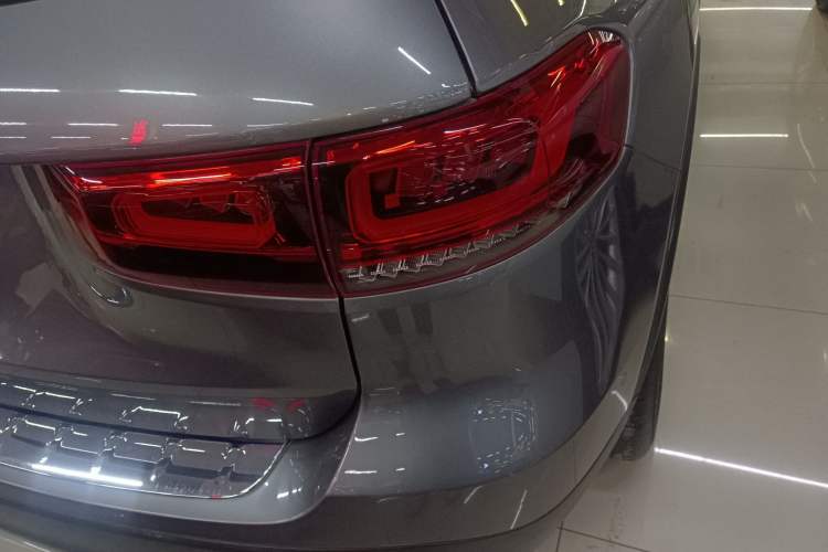 Used Mercedes-Benz GLB 2020 Updated GLB 200 Dynamic Edition Exterior 2