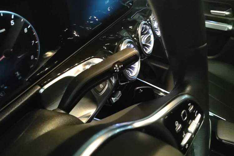 Used Mercedes-Benz GLB 2020 GLB 200 Dynamic Edition Gear Lever