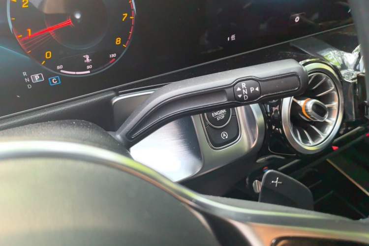 Used Mercedes-Benz GLB 2020 Facelift GLB 200 Fashion Edition Gear Lever