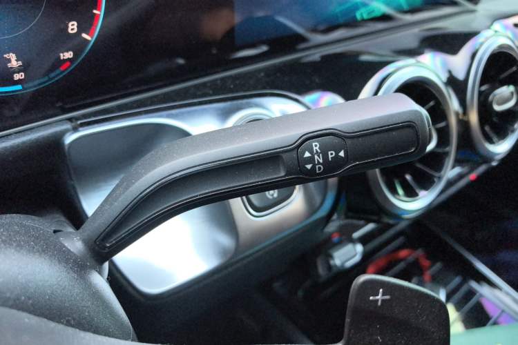 Used Mercedes-Benz GLB 2020 GLB 180 Dynamic Edition Gear Lever