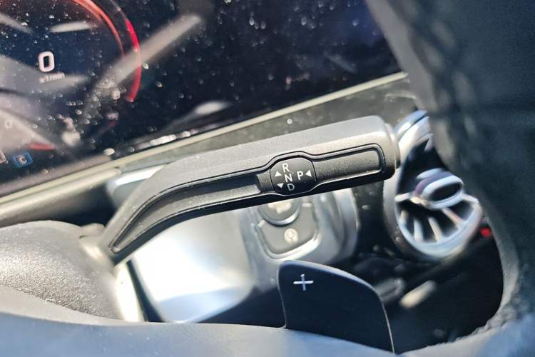 Used Mercedes-Benz GLB 2020 Facelift GLB 200 Fashion Edition Gear Lever