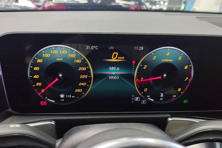 Used Mercedes-Benz GLB 2020 Updated GLB 200 Dynamic Edition Instrument Cluster