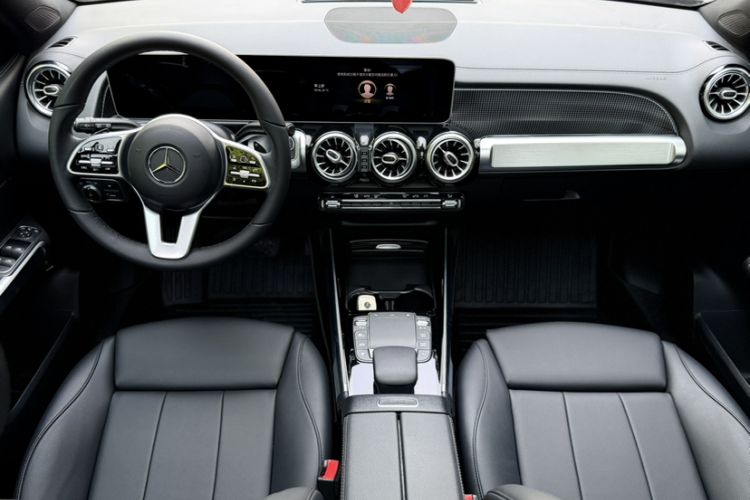 Used Mercedes-Benz GLB 2020 Facelift GLB 200 Fashion Edition Interior 8