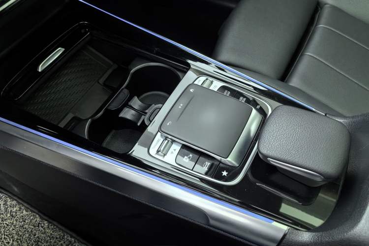 Used Mercedes-Benz GLB 2020 GLB 200 Dynamic Edition Interior 9