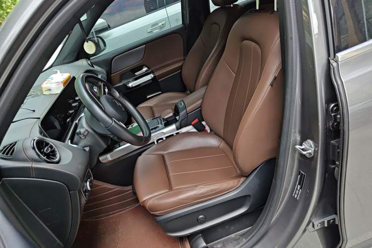 Used Mercedes-Benz GLB 2020 GLB 200 Dynamic Edition Left Front Seat