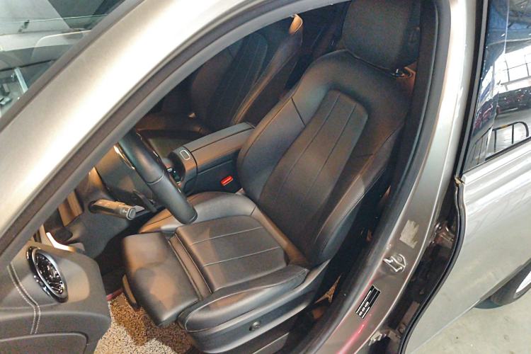 Used Mercedes-Benz GLB 2020 GLB 180 Fashion Model Left Front Seat