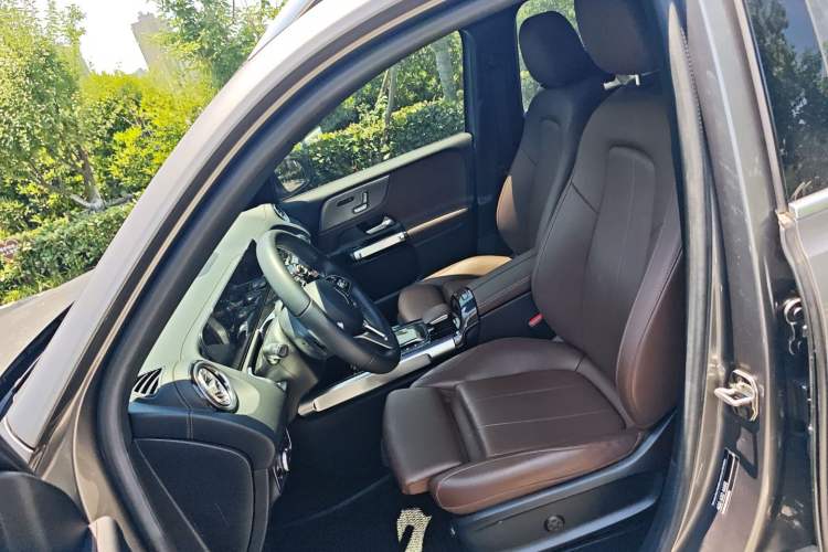 Used Mercedes-Benz GLB 2020 Facelift GLB 200 Fashion Edition Left Front Seat