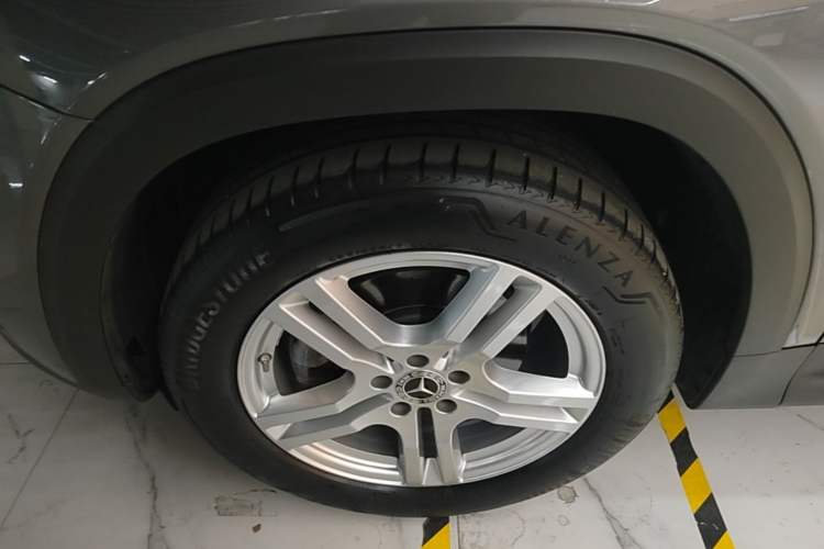 Used Mercedes-Benz GLB 2020 GLB 200 Dynamic Edition Left Front Wheel Hub