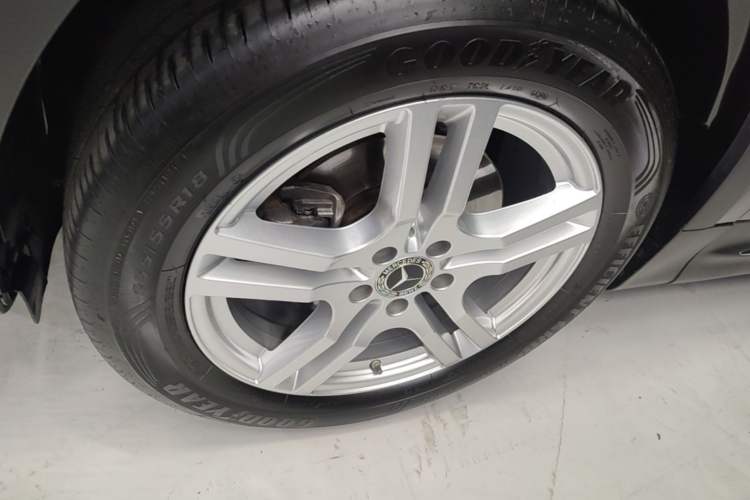 Used Mercedes-Benz GLB 2020 Updated GLB 200 Dynamic Edition Left Front Wheel Hub