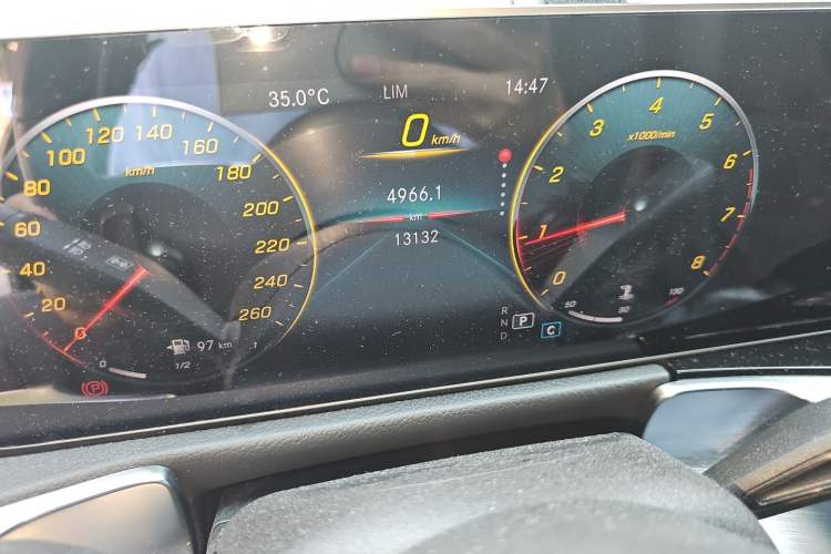Used Mercedes-Benz GLB 2020 GLB 200 First Edition Special Version Odometer Close Up