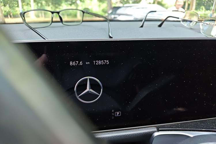 Used Mercedes-Benz GLB 2020 GLB 200 Dynamic Edition Odometer Close Up