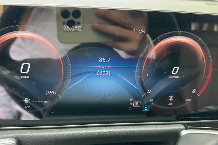 Used Mercedes-Benz GLB 2020 Facelift GLB 200 Fashion Edition Odometer Close Up