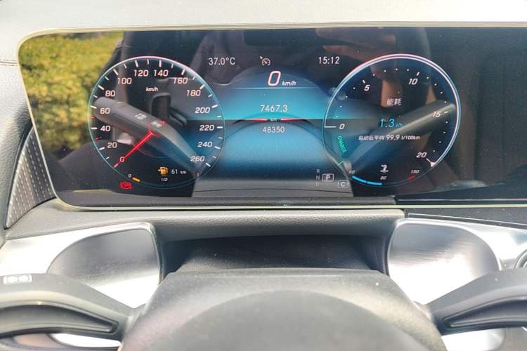 Used Mercedes-Benz GLB 2020 GLB 200 Dynamic Edition Odometer Close Up